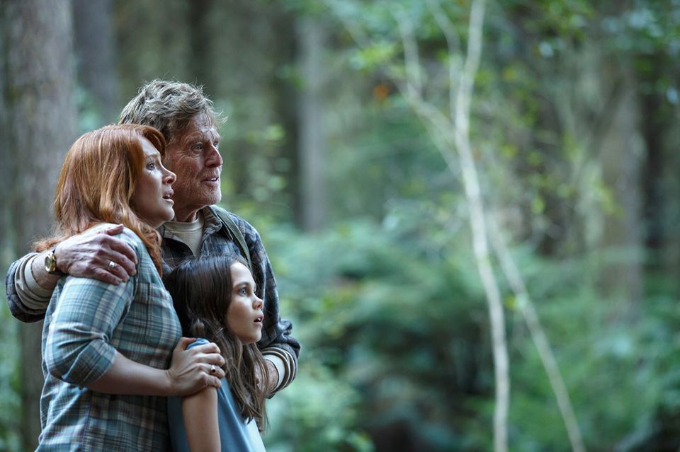 Filmtipp: Grace, ihr Vater und Natalie staunen nicht schlecht, als sie Elliot im Wald gegenüber treten