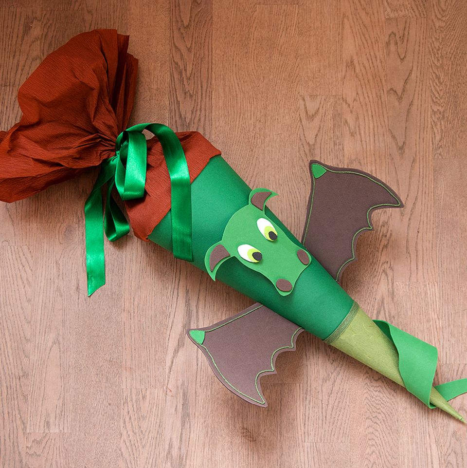 Schultüte basteln: So sieht die fertige Drachen-Schultüte aus!