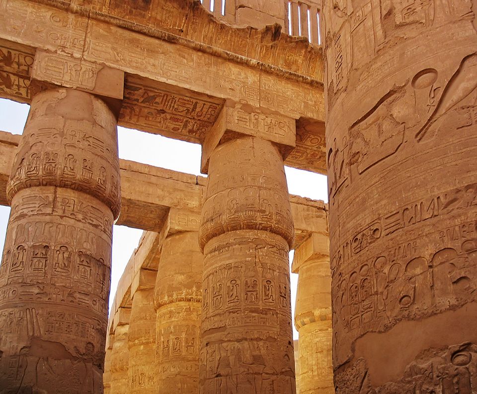 Säulen des alten Karnak Tempels in Ägypten Säulen des alten Karnak Tempels in Ägypten