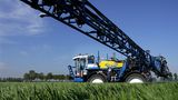 Chemische Pflanzenschutzmittel auf einem Feld