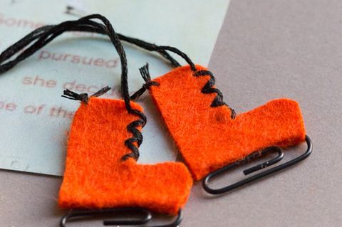 Schlittschuhe auf Filz
