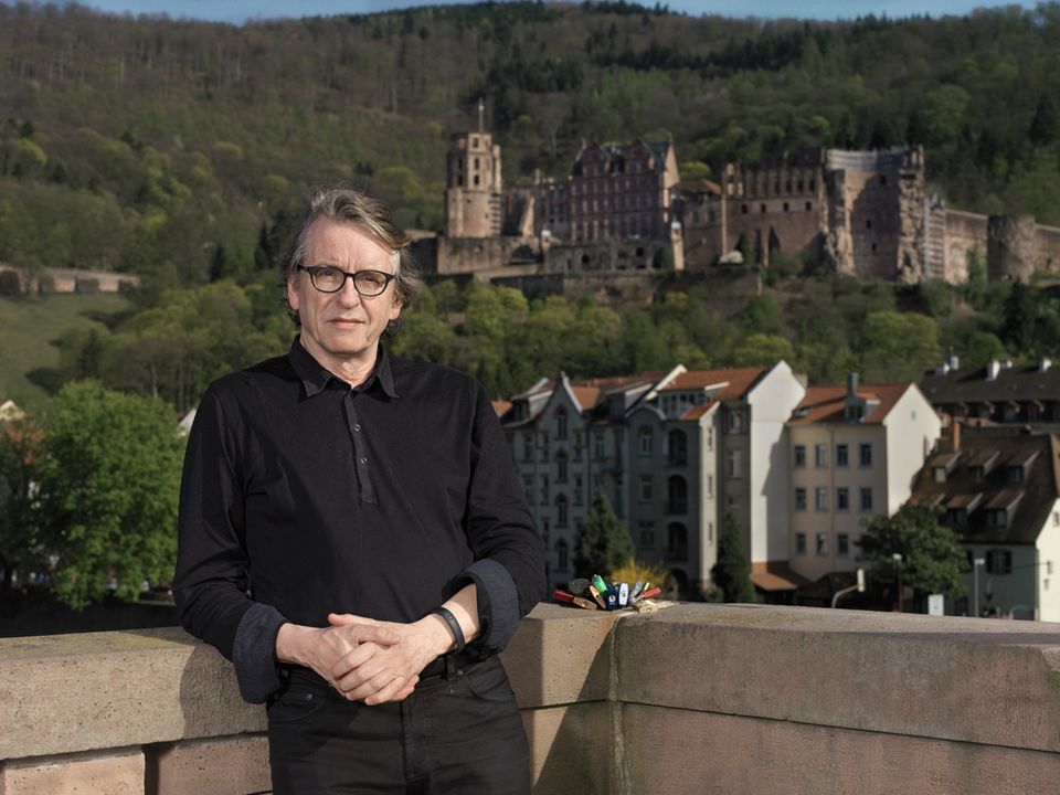 Paartherapie: Prof. Dr. Ulrich Clement ist einer der renommiertesten Paartherapeuten Deutschlands. In seiner Praxis in Heidelberg hat er Hunderte Paare durch Krisen begleitet