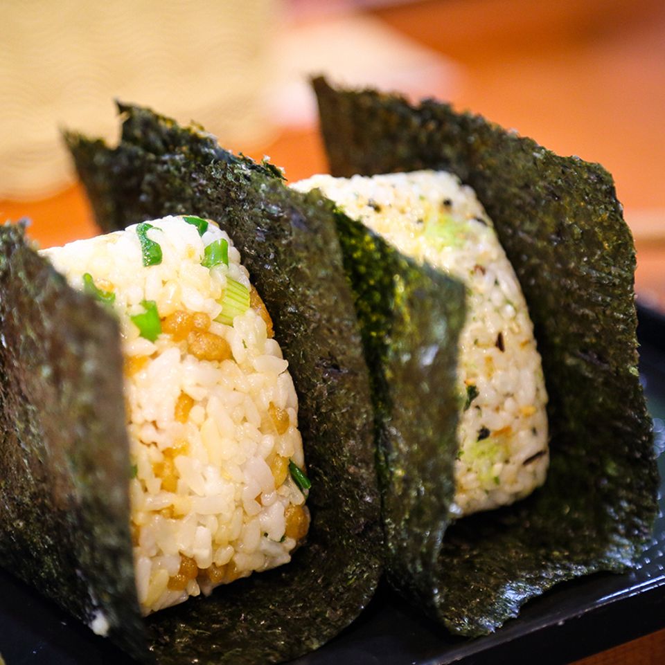 Onigiri - kleine japanische Reisbällchen