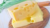 In Käse und Milchprodukten ist viel Vitamin B2 enthalten