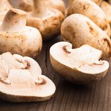 Pantothensäure: Getriede, Eigelb, Pilze