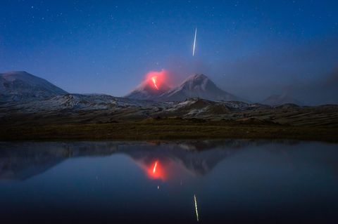 Meteor und Vulkanausbruch