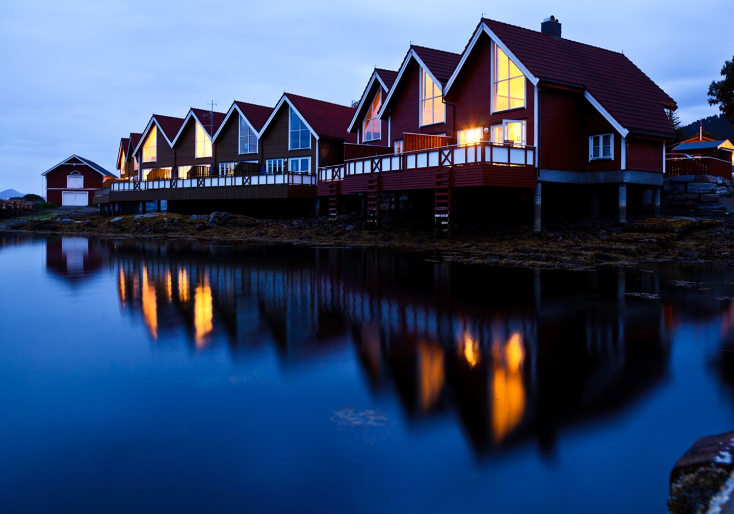 Häuser am Fjord