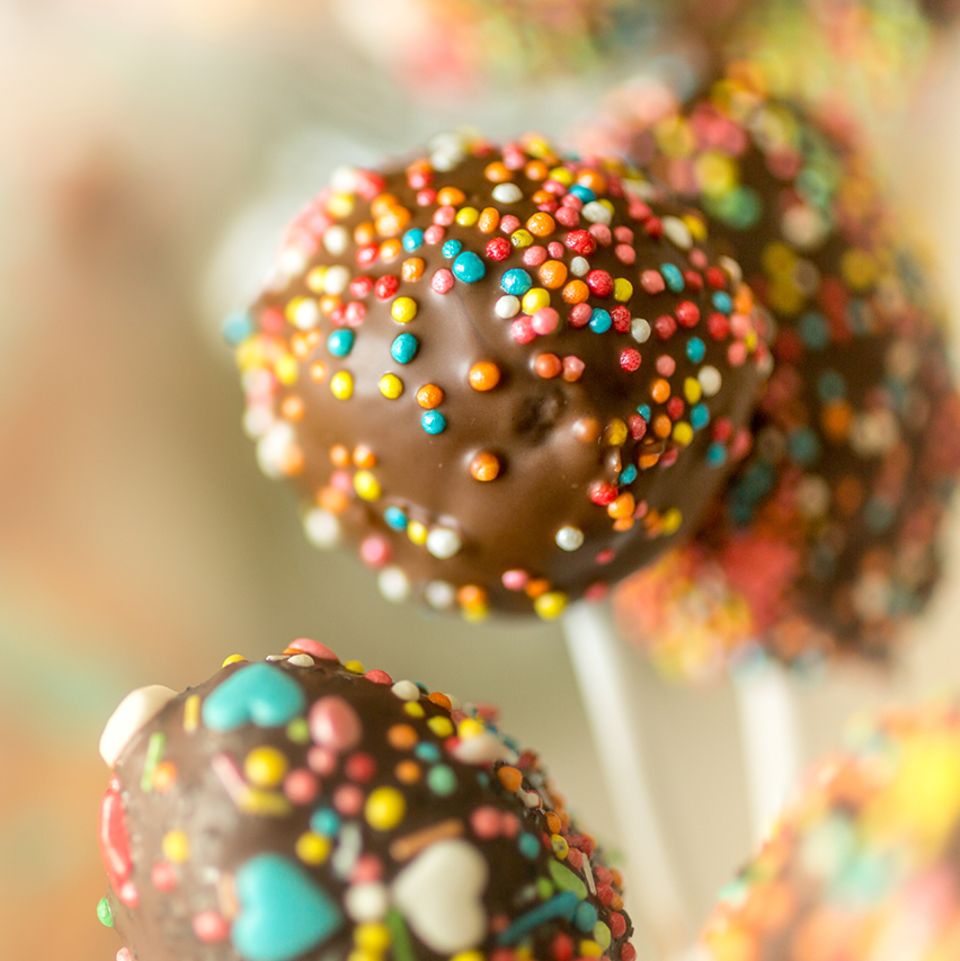 Cake-Pops mit Schokoladenglasur