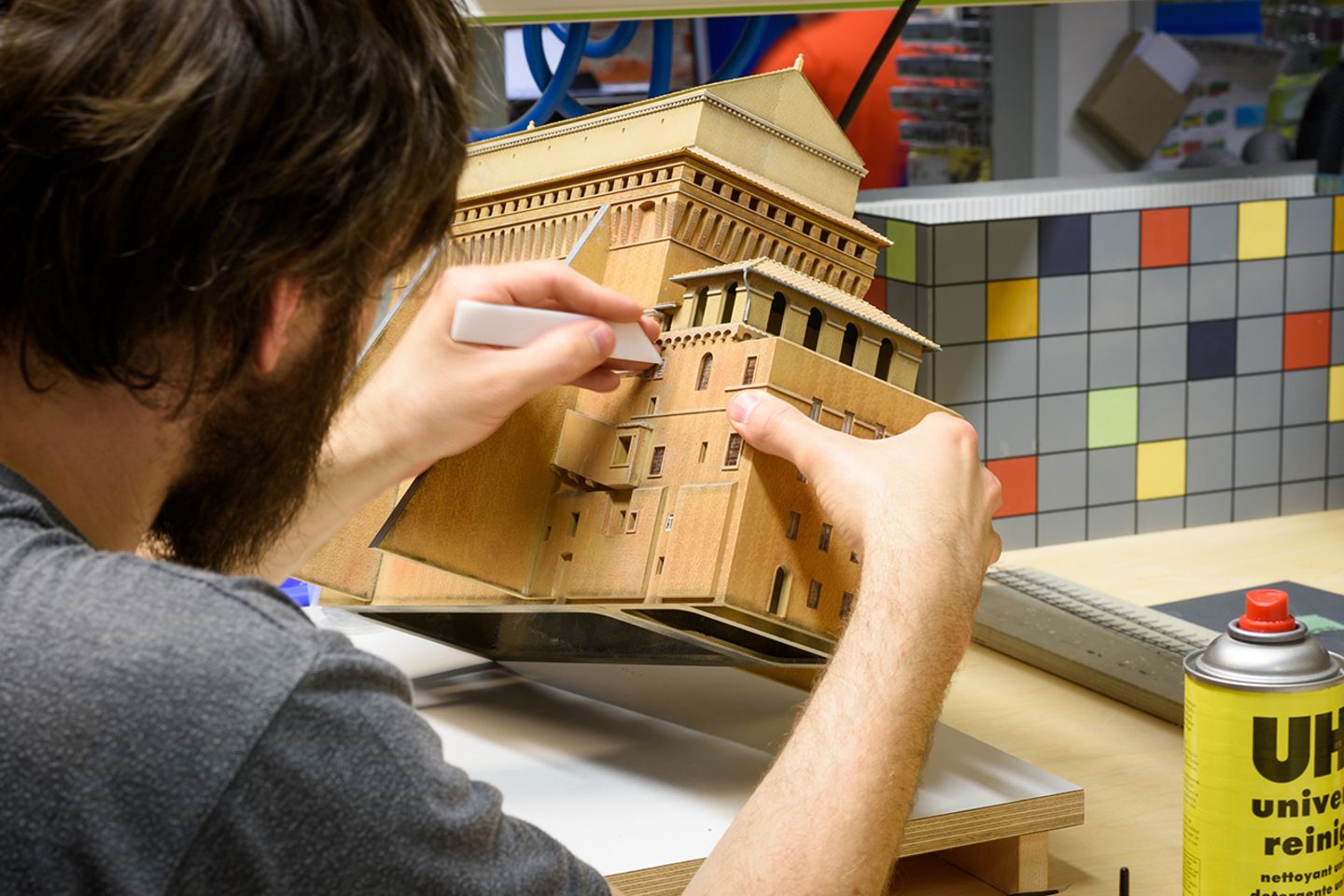 Modellbauer im Miniaturwunderland Hamburg