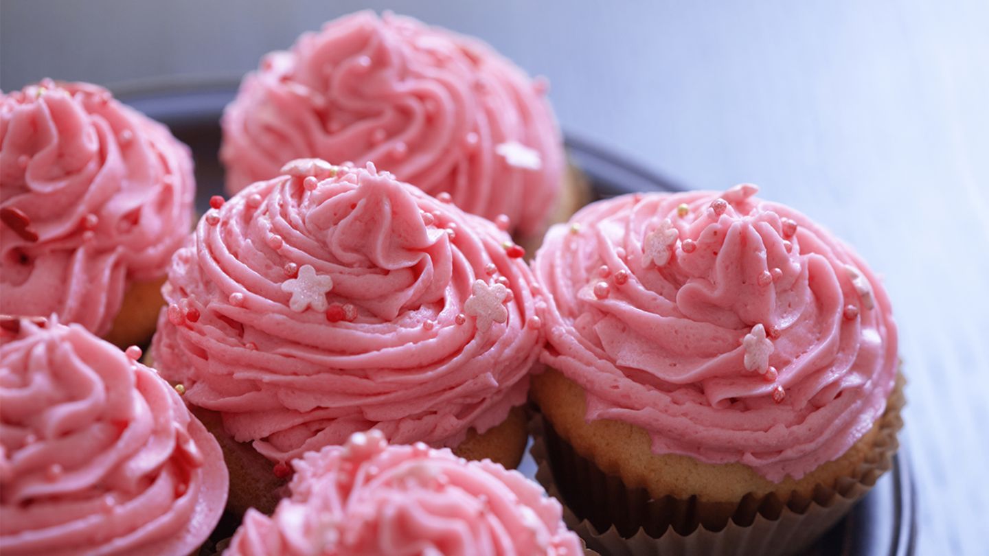 Himbeer Muffins mit rosa Glasur - [GEOLINO]