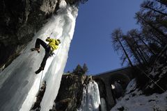 Eisklettern, Schlucht von Pontresina, Engadin, Schweiz,
