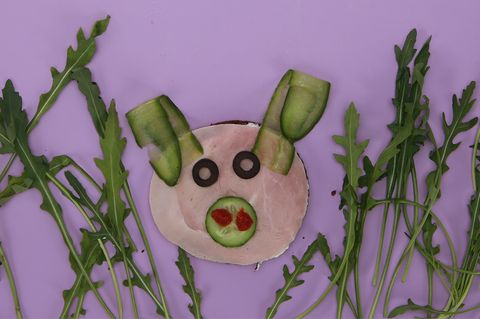 Schweinchen-Gesicht aus Brot