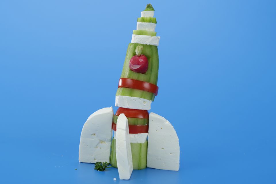 Rakete aus Gemüse und Käse