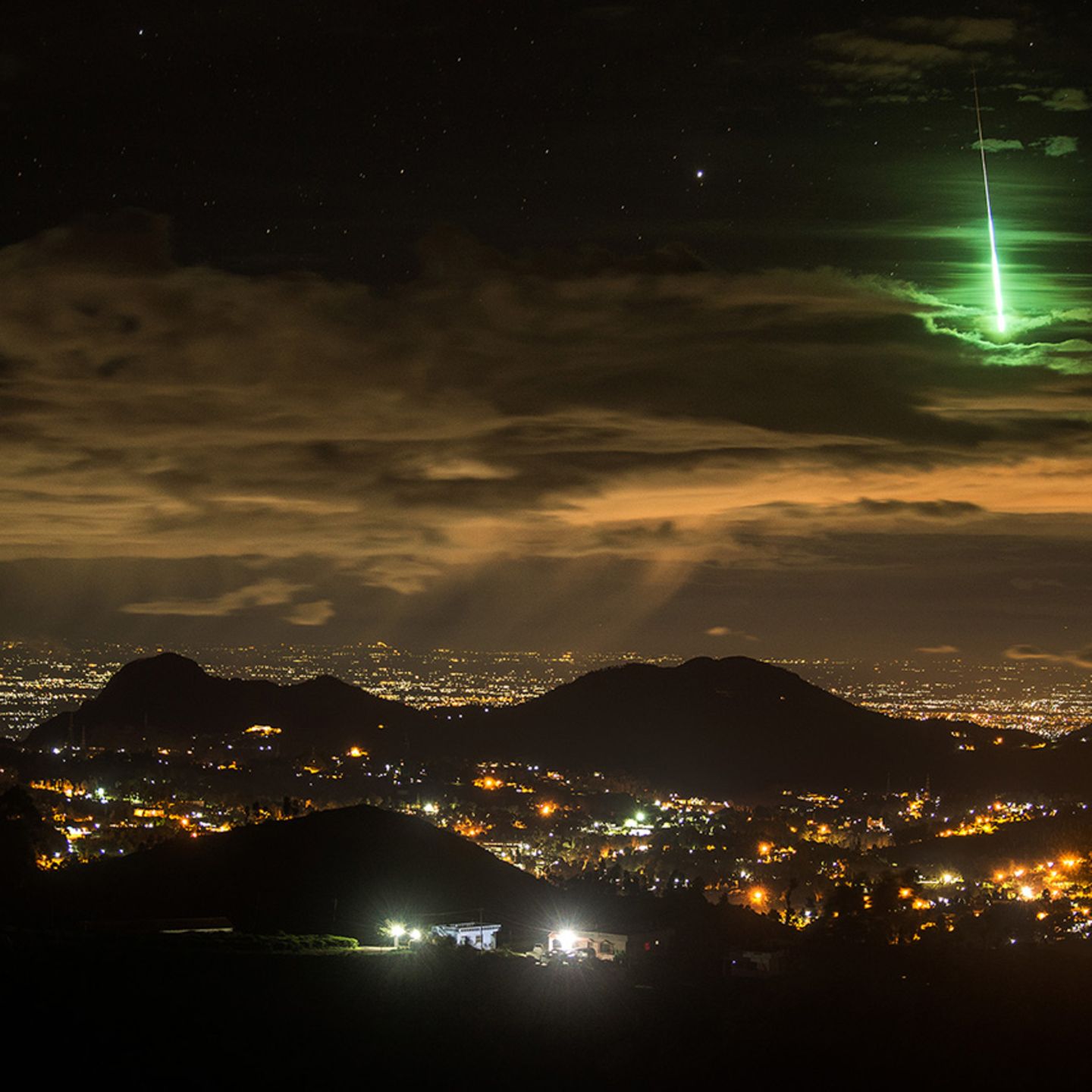 Gruner Meteor Fotograf Macht Sensationelles Bild Wahrend Er Schlaft Geo