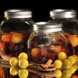 Obst in Alkohol einlegen