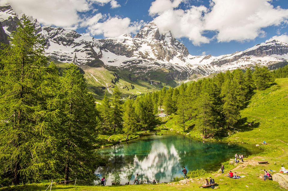 Der blaue See und das Matterhorn