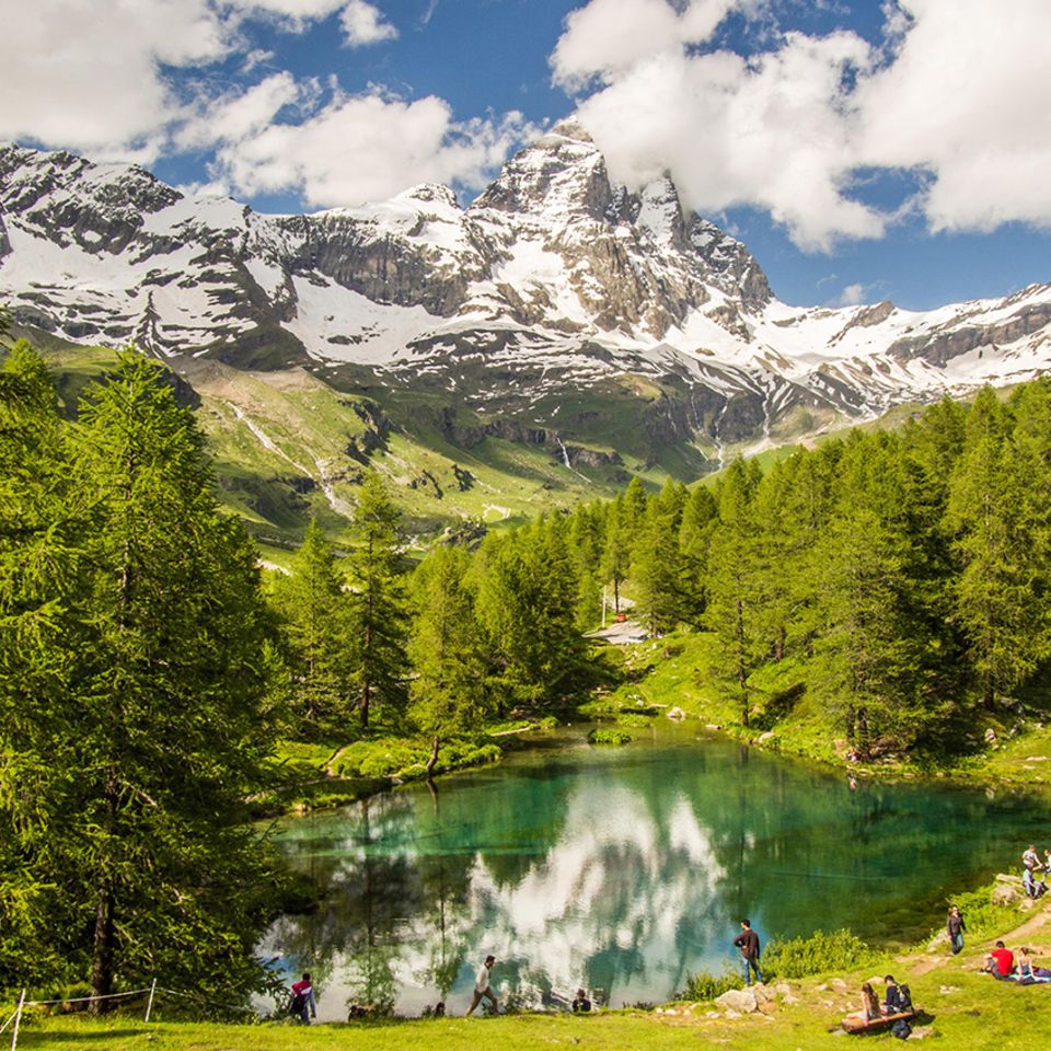 Der blaue See und das Matterhorn