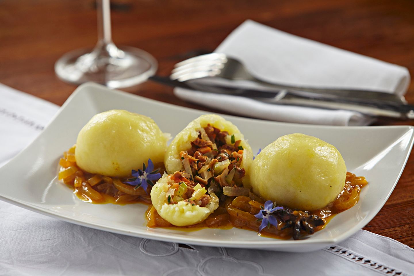 Knödel mit Pilzfüllung