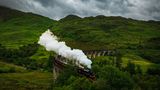 Jacobite Steam Train, Glenfinnan Viadukt, Highlands, Schottland