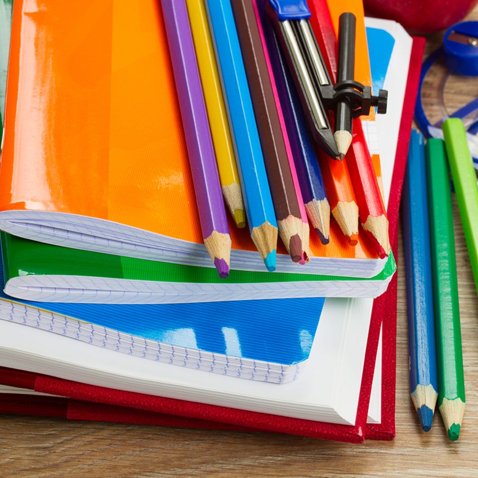 Stifte und Hefte für die Schule