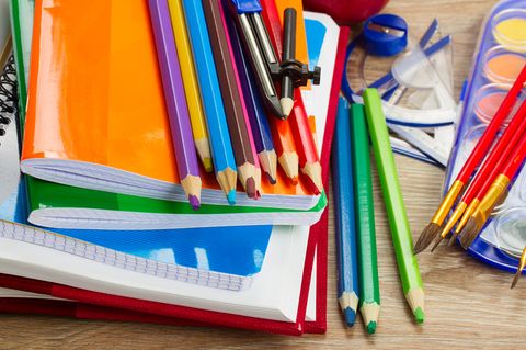 Stifte und Hefte für die Schule