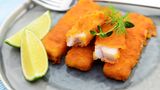 Fischstäbchen auf Teller