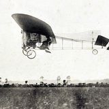 1909, erste Ärmelkanalüberquerung mit dem Flugzeug von Lous Blériot