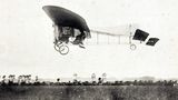 1909, erste Ärmelkanalüberquerung mit dem Flugzeug von Lous Blériot