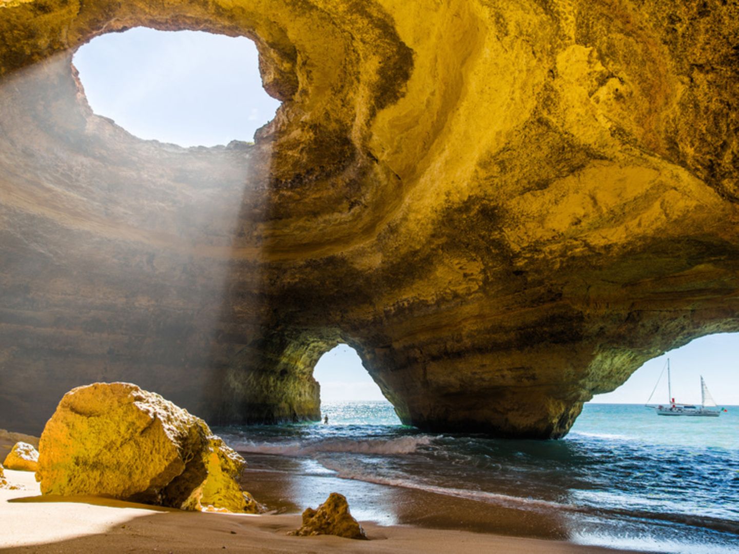 Benagil Cave in Portugal: Zu dieser Höhle sollten Sie am besten schwimmen -  [GEO]