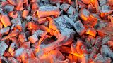 Glühende Grillkohle
