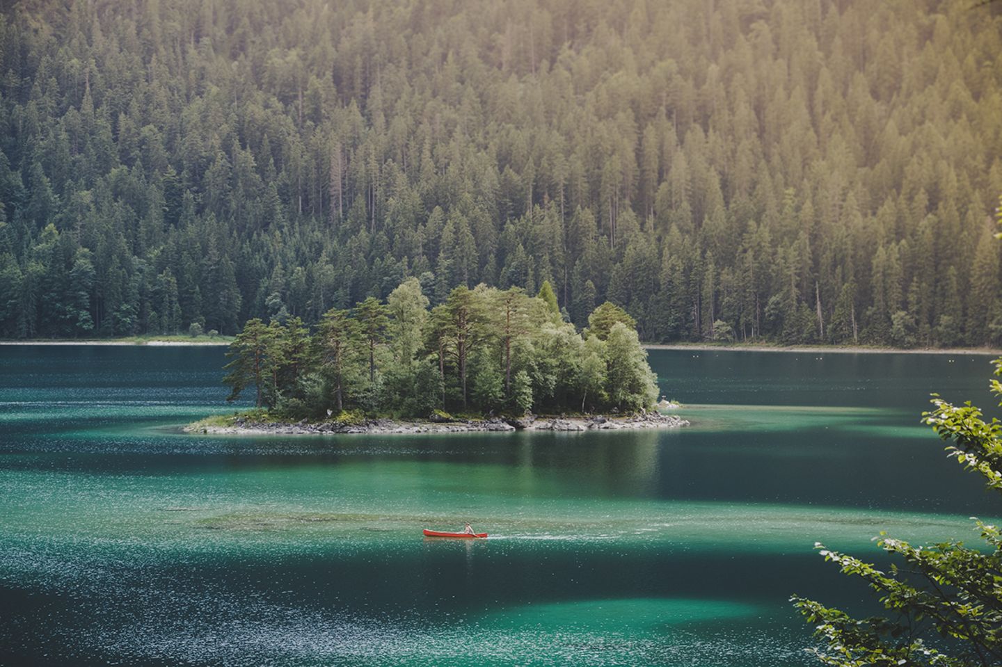 Kanu auf dem Eibsee in Bayern