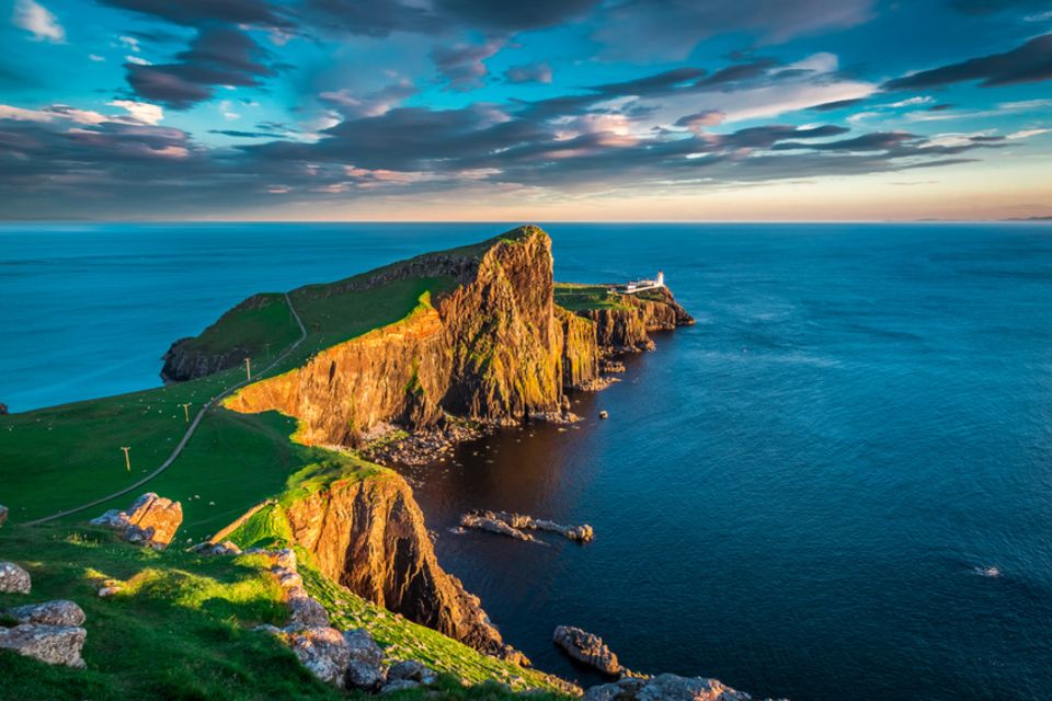 Neist point lighthouse, Isle of Skye Neist point lighthouse, Isle of Skye