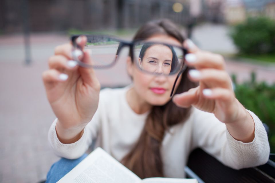 Frau, Brille