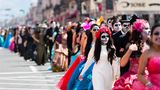 Tag der Toten Parade Mexiko