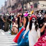 Tag der Toten Parade Mexiko