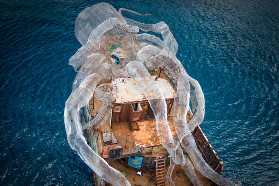 Krake auf Schiff