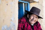 Ältere Dame mit Hut in Peru