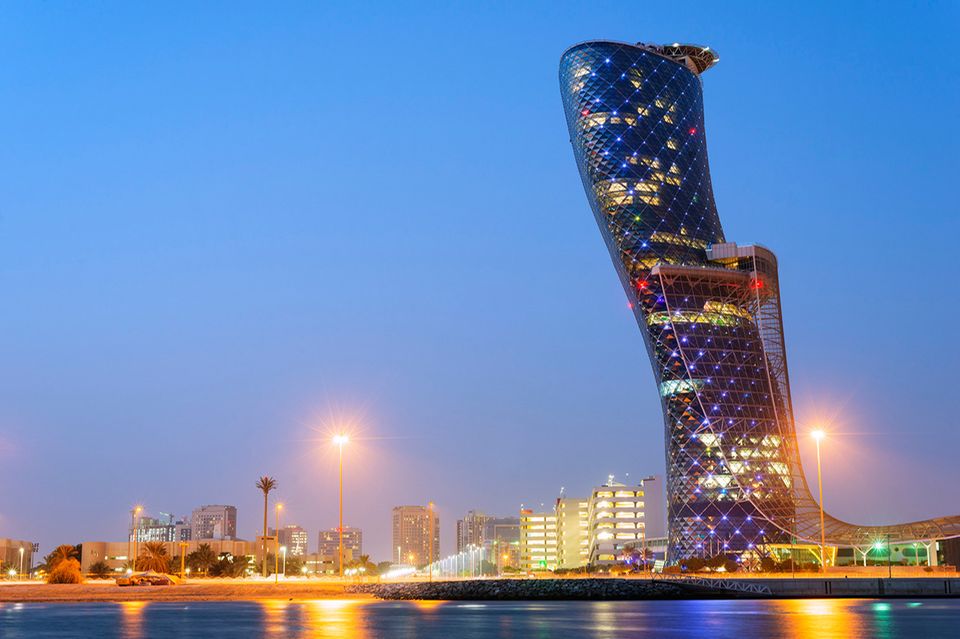 Abu Dhabi, Hyatt Capital Gate Hotel
