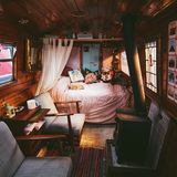 Rock the Boat, Hausboote