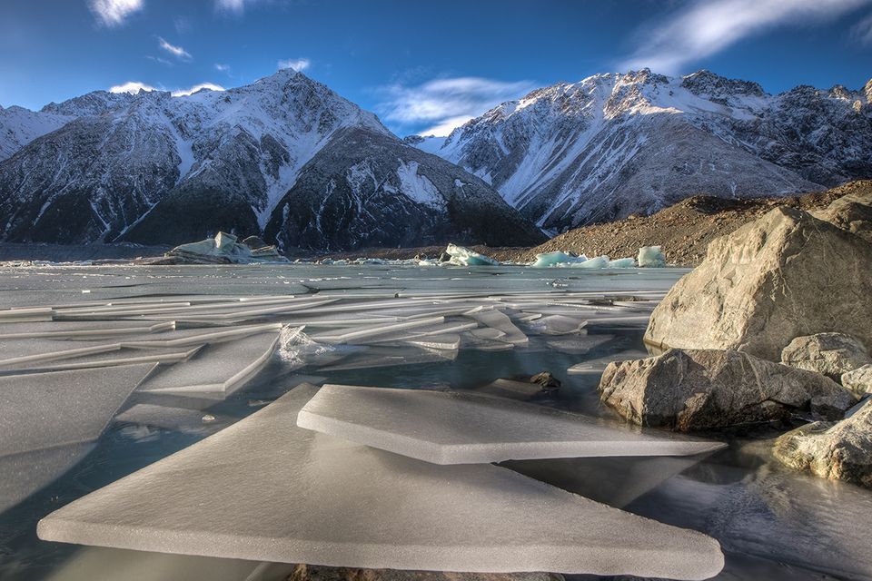 Eisschollen vor dem Tasman Gletscher im Mount Cook National Park