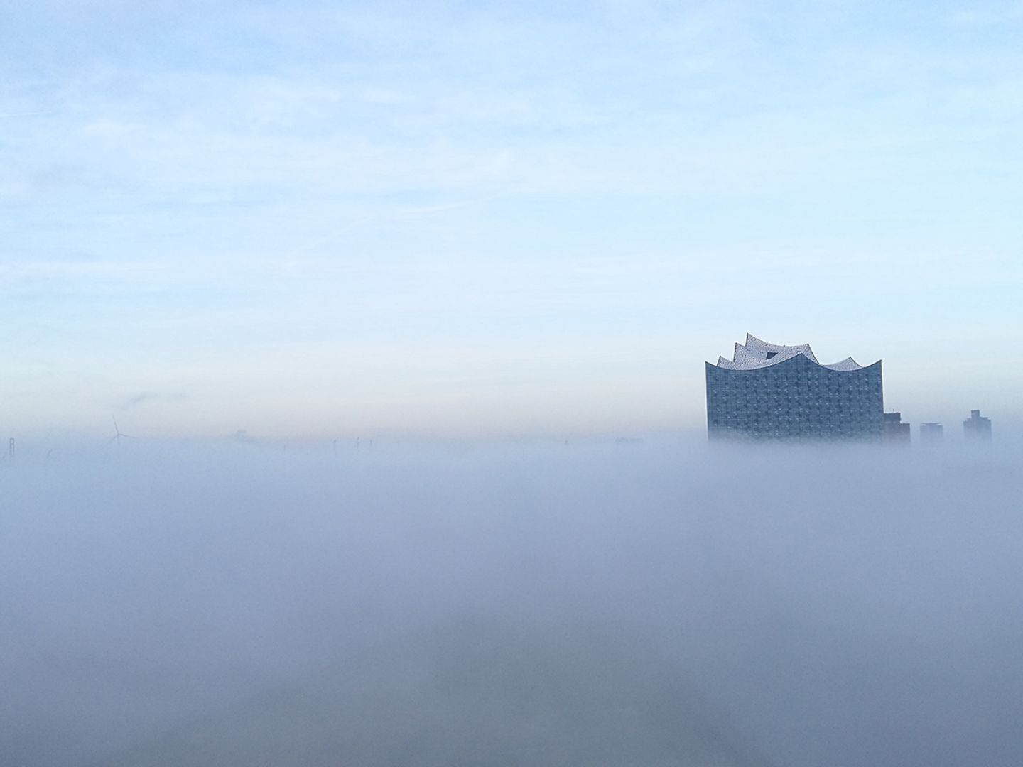Elbphilharmonie im Nebel