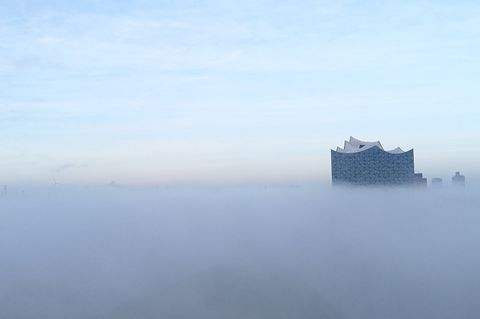 Elbphilharmonie im Nebel