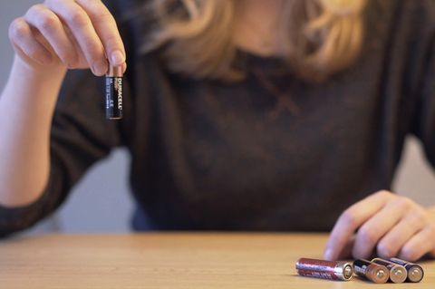 So testen Sie Ihre Batterien