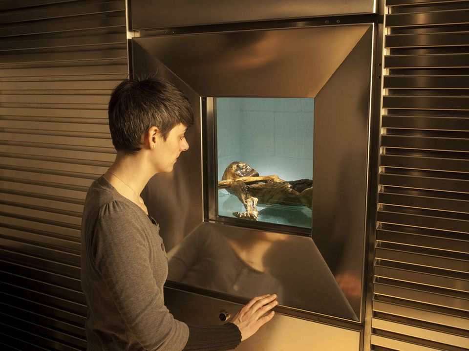 Ötzi im Südtiroler Archäologiemuseum