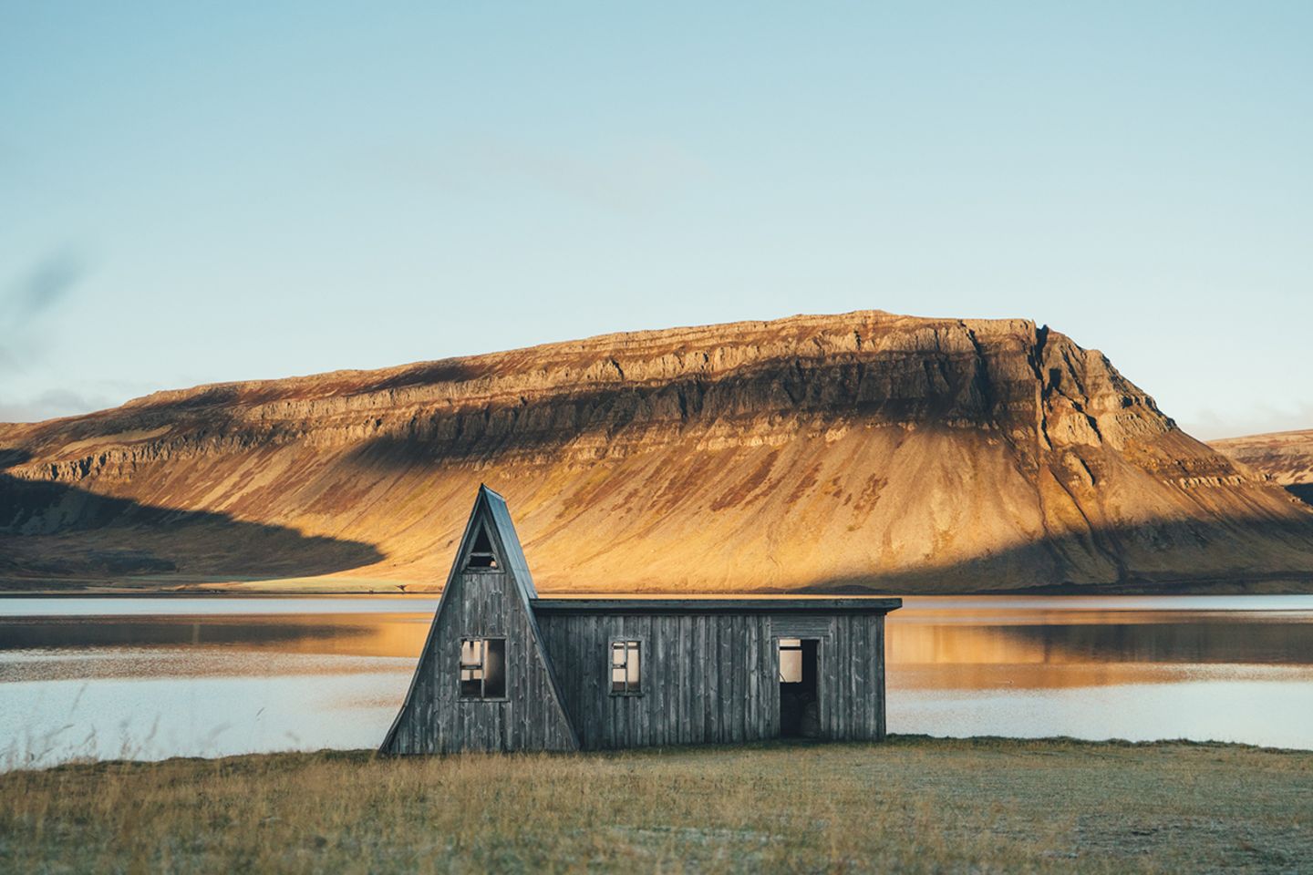 Holzhaus in den Westfjorden