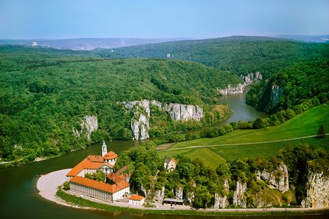 Naturpark Altmühltal: Weltenburger Kloster beim Kelheimer Donaudurchbruch