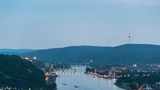 Blick den Rhein und Schloss Stolzenfels