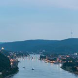 Blick den Rhein und Schloss Stolzenfels