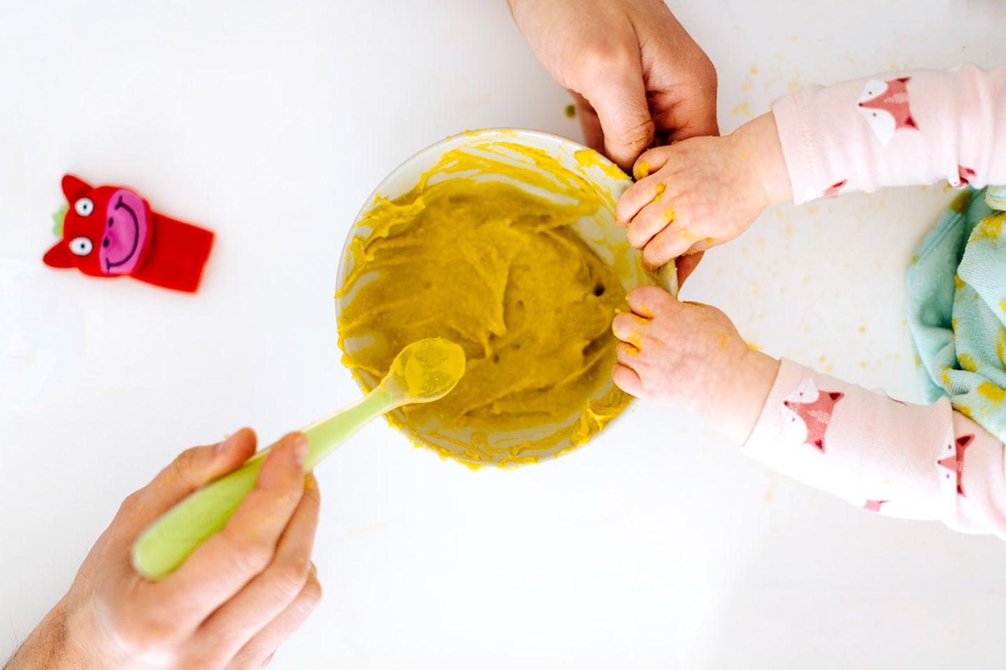 Baby wird gefüttert