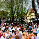 Biergarten auf dem Viktualienmarkt, München, Bayern,